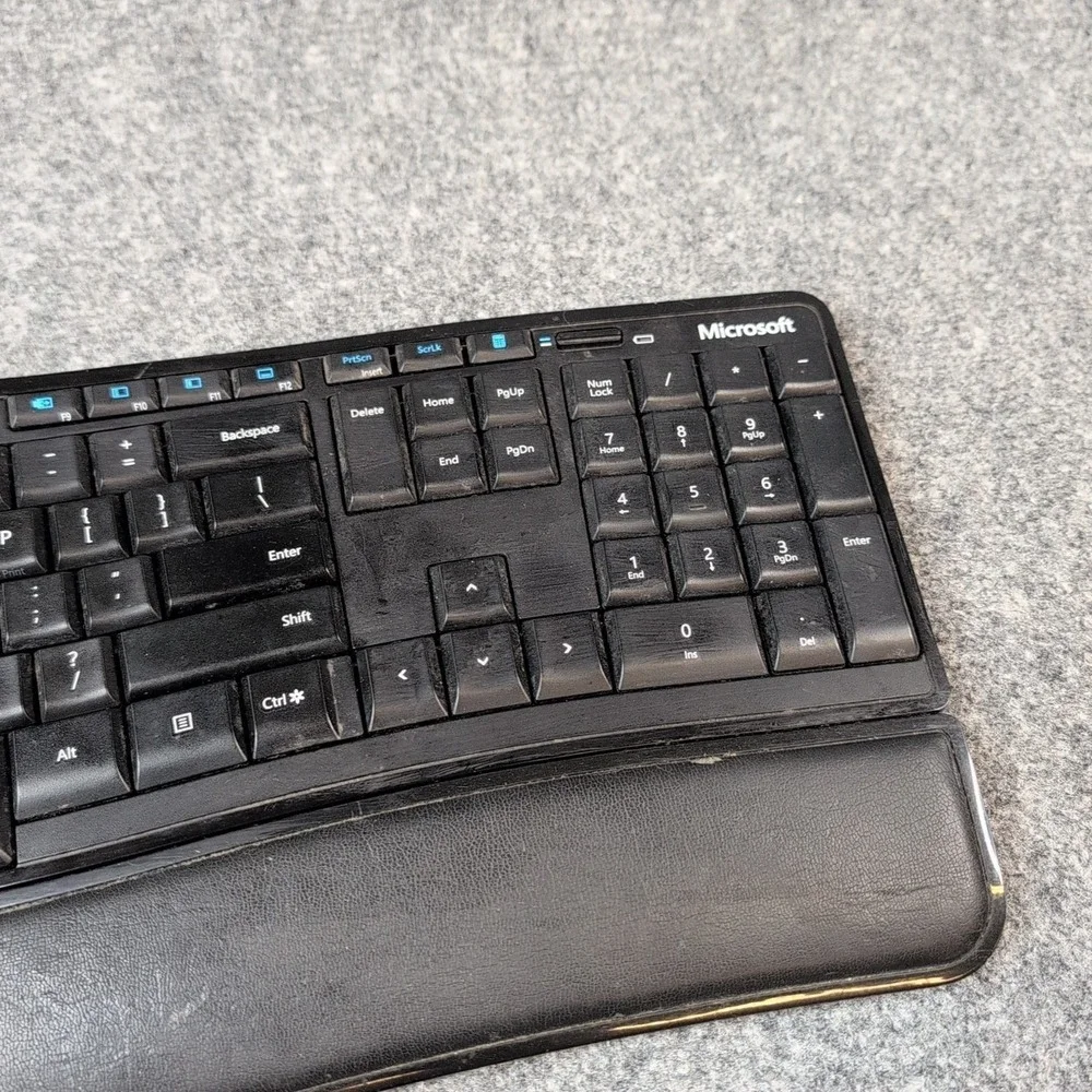 Microsoft Sculpt Comfort Keyboard Wireless Black KGR1173 Mod. 1531 *No Receiver*